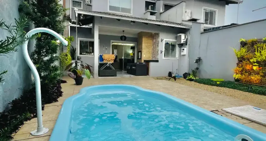 Sobrado mobiliado com piscina no Vila Nova - 3 Quartos, suíte com closet e área gourmet!