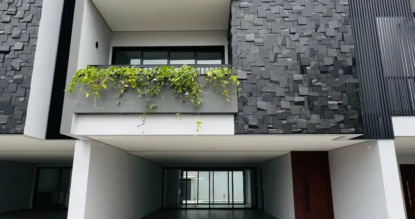 Triplex Alto Padrão no Glória com Piscina Privativa e Elevador
