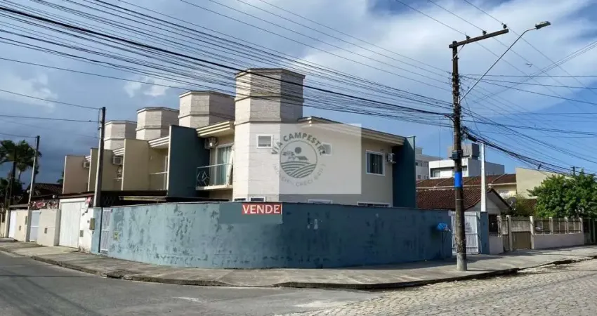 Sobrado Geminado de Esquina no bairro Comasa