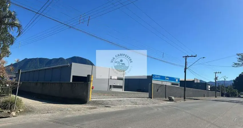 Galpão para locação com 2.500 m², novo, próximo a BR-101 em Pirabeiraba