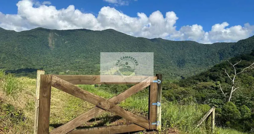Sítio com 2.750 m² no Quiriri, escriturado, com linda vista, lugar alto