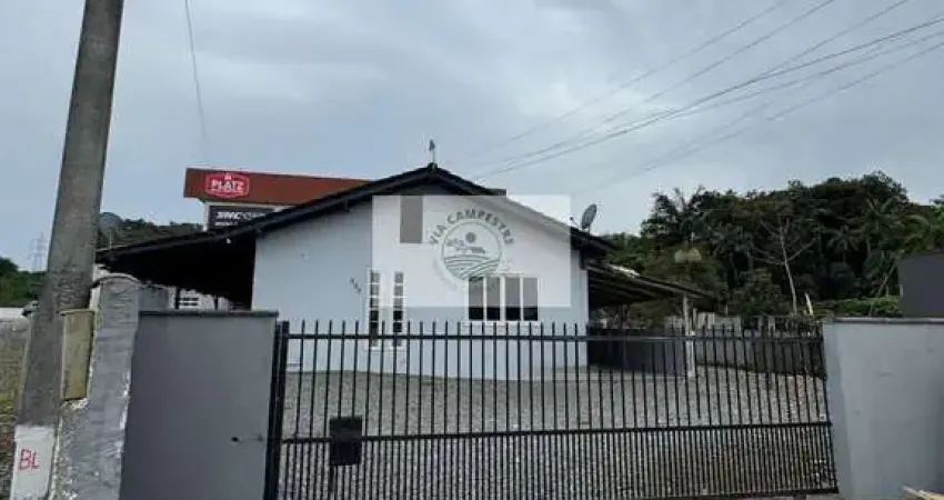 Casa com 5 kitinetes no bairro Vila Nova
