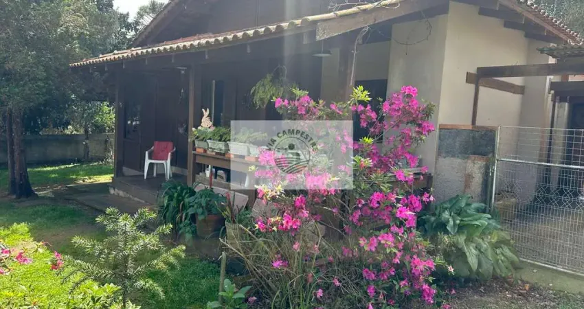 Residencia com 4 dormitorios, em campo alegre, rua pavimentada, lugar super tranquilo