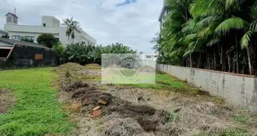 Terreno com 1.029 m2, area central de pirabeiraba, plano, limpo e murado