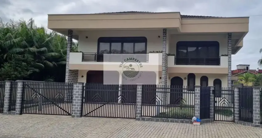 Sobrado na região central de pirabeiraba com 3 dormitorios e mais outro sobrado com 2 dormitorios no mesmo terreno