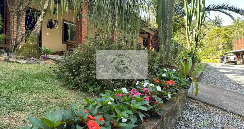 Sítio completo, todo montado, para area de eventos ou bela casa de campo, com piscina, lagos, riachos