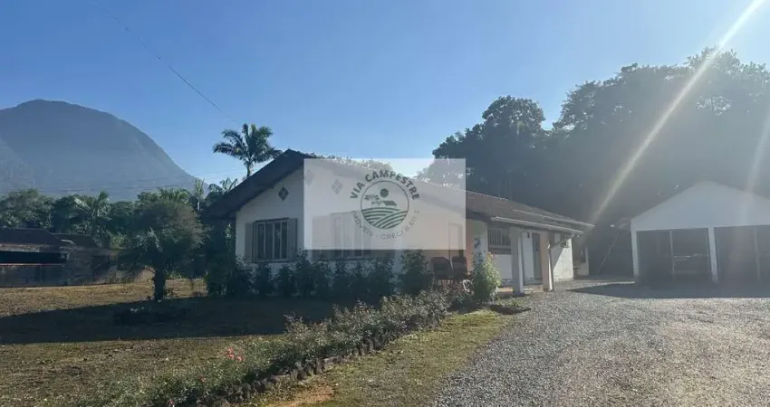 Residencia com 4 dormitórios e amplo terreno de 4.970 m², na estrada mildau, escriturado