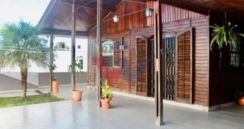 Casa Ampla e Diferenciada à Venda, Conforto e Espaço no Local Ideal