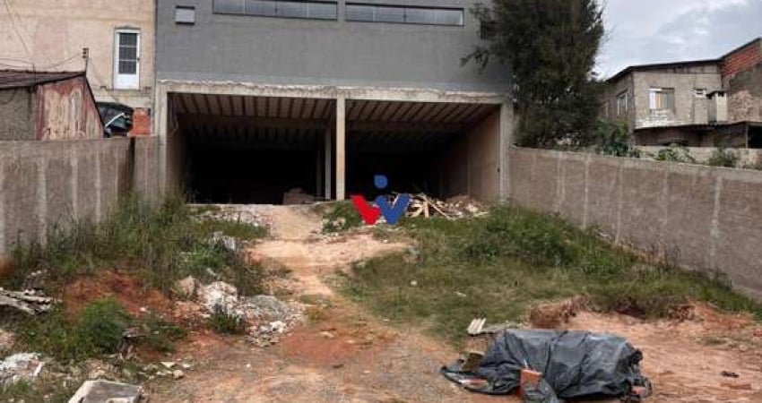 Espaço ideal para oficina ou depósito 210 m  na R. Grécia | Aluguel R  5.800,00
