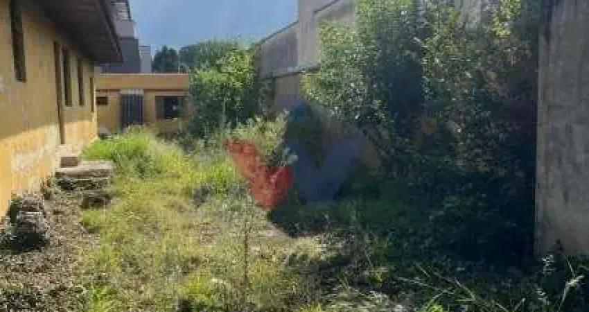 Terreno 490m à Venda no Jardim das Américas com Casa e Edícula