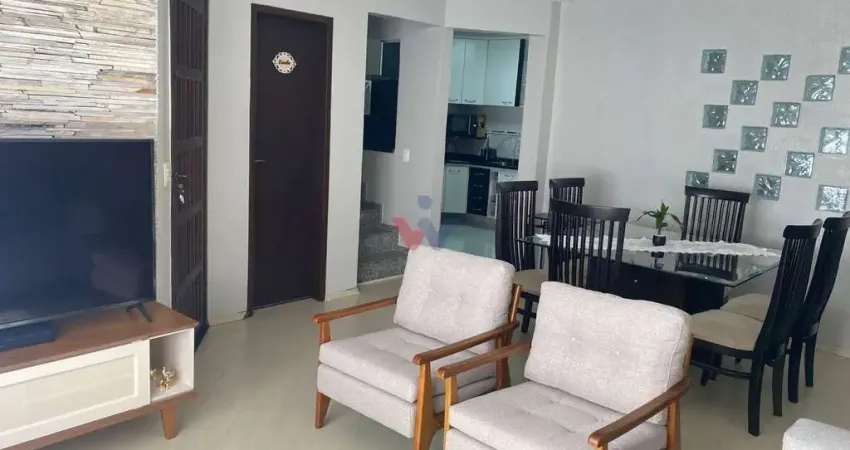 Sobrado em condomínio fechado no xaxim  conforto, privacidade e praticidade