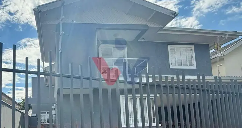 Casa ampla com 546 m de terreno, 230 m construídos, área gourmet e 3 quartos