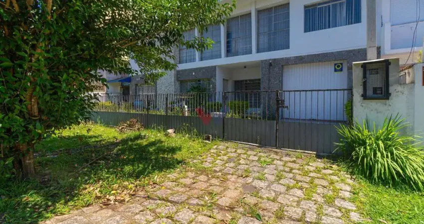 Casa ampla no alto da xv 400m , 04 suítes, edícula com churrasqueira e localização nobre