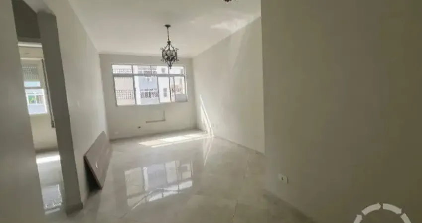 Apartamento à venda na ponta da praia – rua tranquila e localização privilegiada