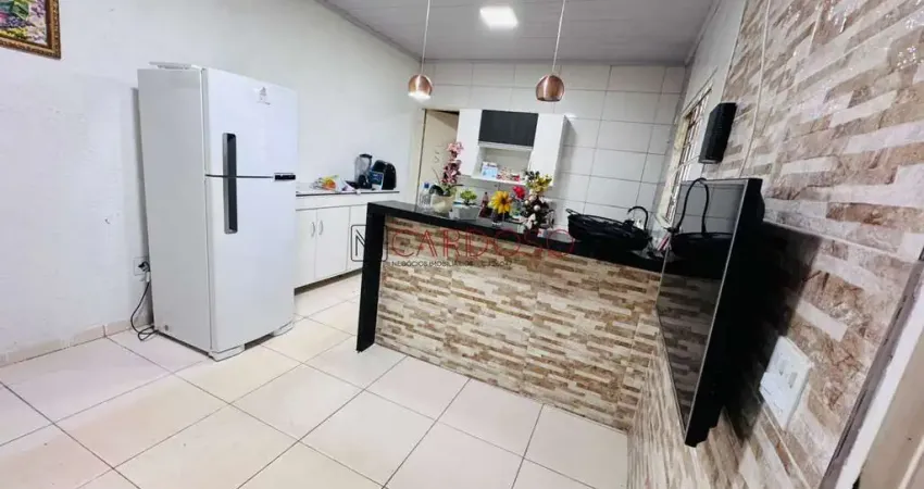 Casa 02 quartos, garagem, portão eletrônico, aceita Financiamento Qr 508-Samambaia d130
