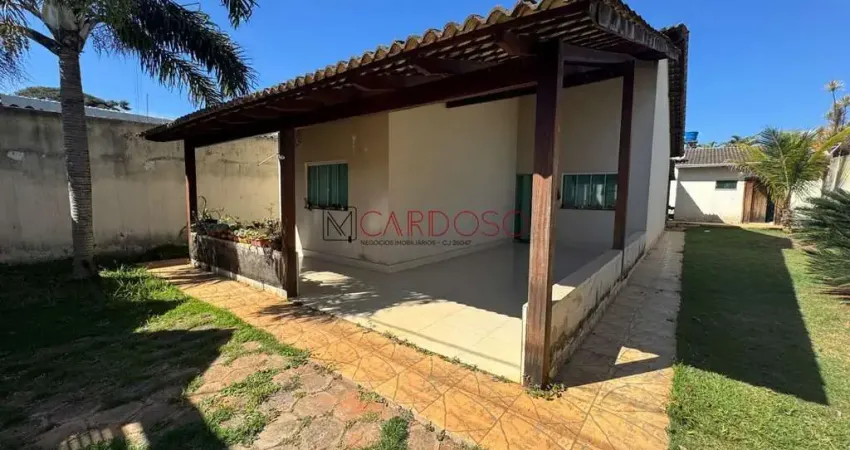 Casa 3 quartos, suíte, planejados, com edícula, garagem 2 carros - D202