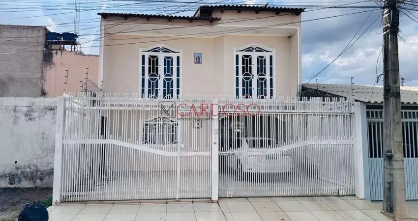 Casa, sobrado, 03 quartos com suíte no riacho fundo II, com armários, na QN 5C