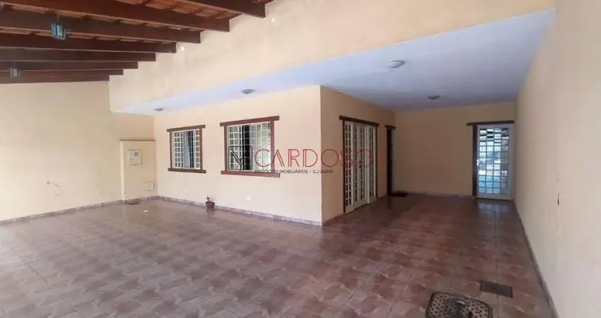 Casa espaçosa 3 quartos, 2 suítes e espaço gourmet | 340m² em na qna 35 –