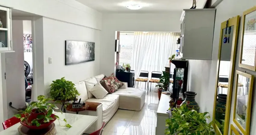 LINDO APARTAMENTO EM ANDAR ALTO,VENTILADO E COM VISTA PARA NATUREZA.