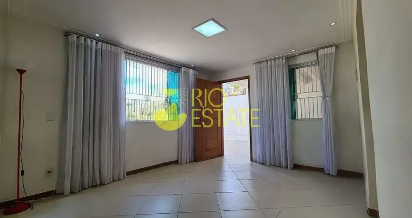 Casa  linear, 3 quartos com suíte, piscina e sauna, estrutura para 2º andar, jardim veneza, volta r