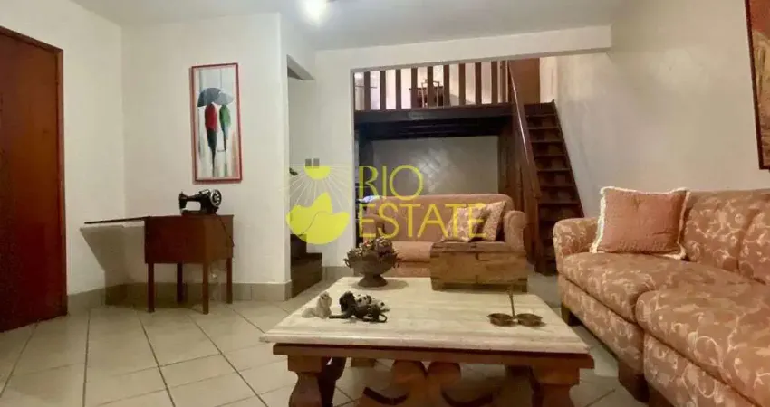 Casa Enorme à Venda, Jardim Primavera, Volta Redonda, RJ
