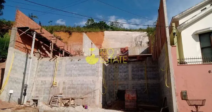 Terreno à venda 360m² no Bairro de Fátima, Barra Mansa-RJ