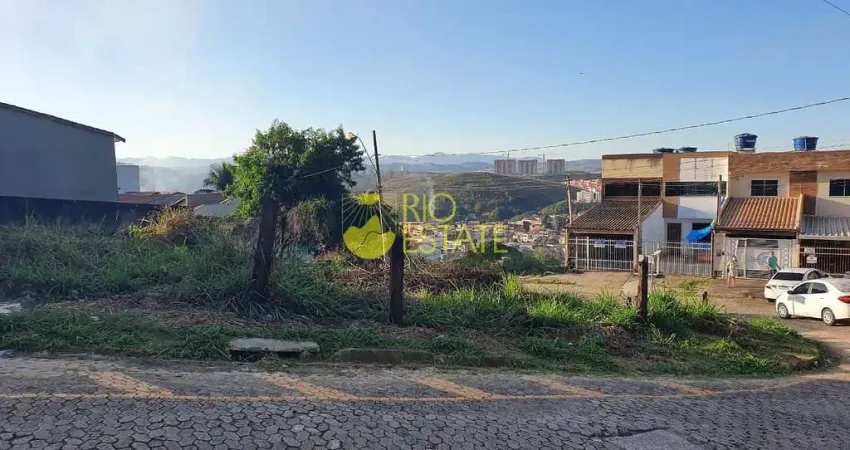 Terreno à venda, 746 m²,  Jardim Amália - Volta Redonda/RJ