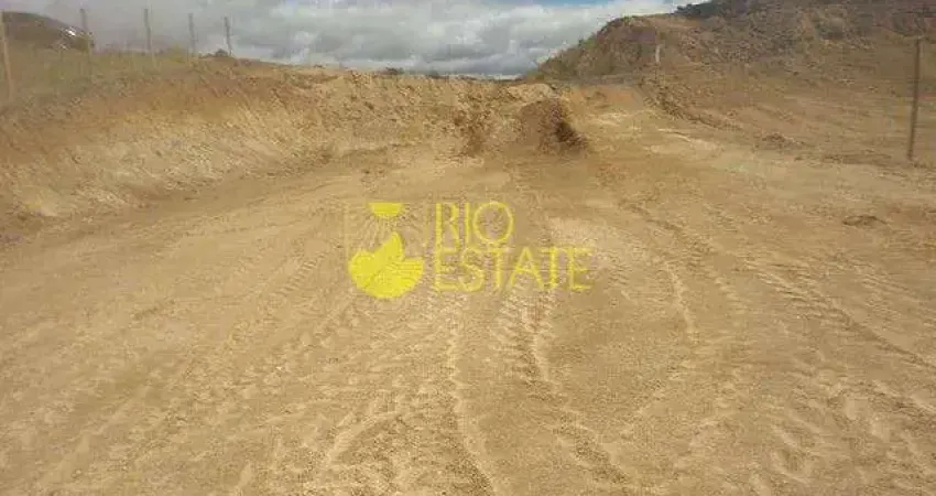 Terreno à venda na Rua Papagaio, Roma, Volta Redonda