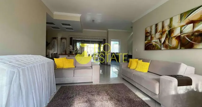 Casa com 3 quartos à venda na Rua T, Jardim Amália, Volta Redonda