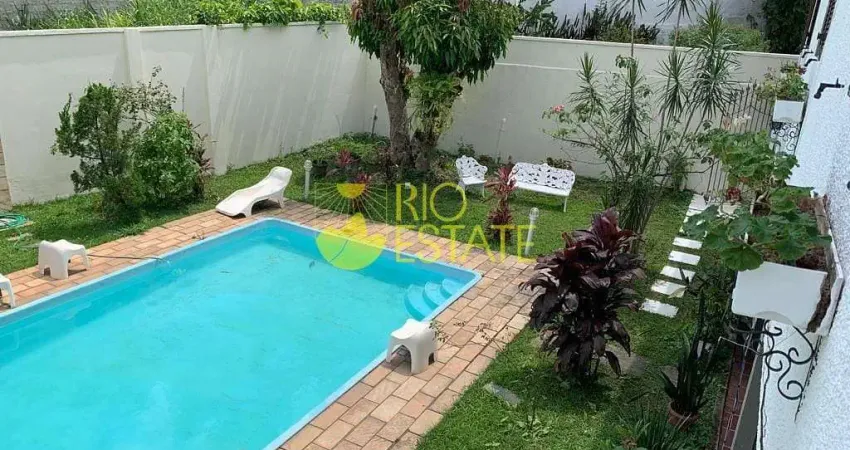 Ótima casa à venda no Santa Rosa, com 330m²,03 Quartos e R$1.837.500,00