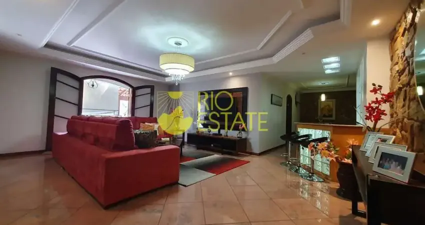 Casa 3 quartos, 654m2, Parque Independência -- Barra Mansa/RJ