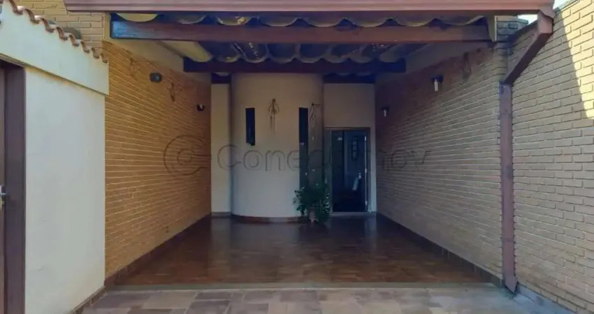Casa padrão de 110m² com 03 quartos sendo 01 suíte disponível para locação - Jardim São Luiz.