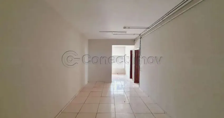 Sala comercial de 64m² com 01 banheiro para locação e venda - Centro