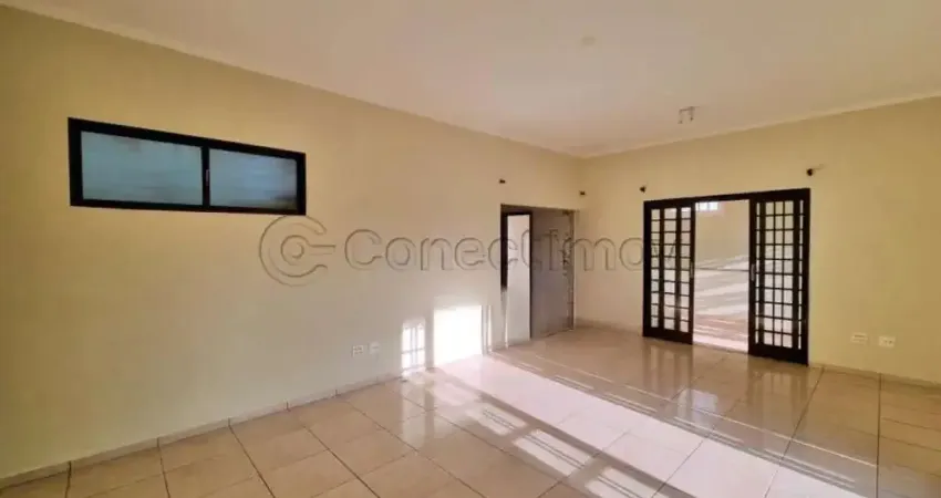 Salão Comercial de 232m² com 03 banheiros para locação - Nova Ribeirânia