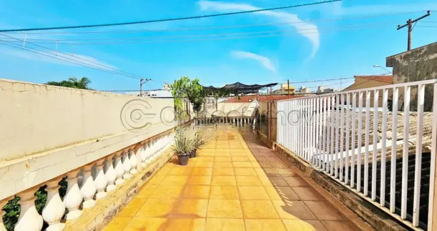 Sobrado de 185m² com 03 quartos para locação - Campos Elíseos