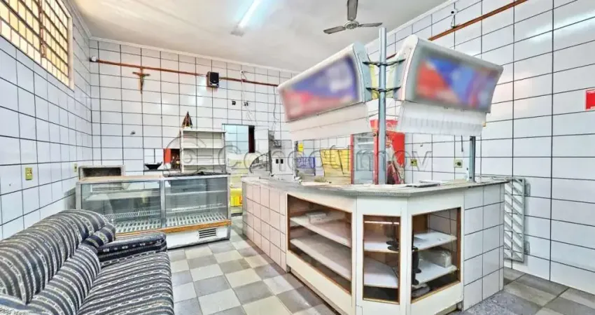 Casa de 187m² com 02 quartos disponível para locação e venda - Vila Tibério