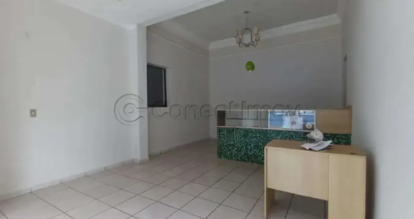 Salão comercial de 178m² com 02 banheiros para locação - Centro