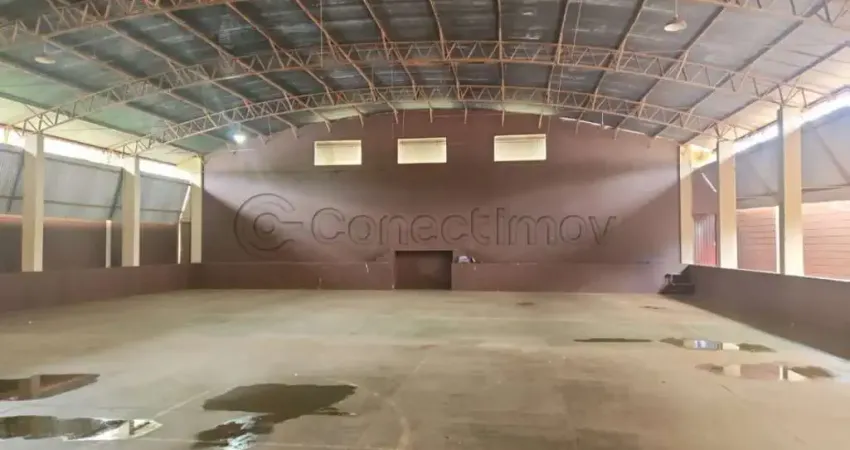 Galpão coemrcial de 700m² disponível para locação - Jardim Salgado Filho