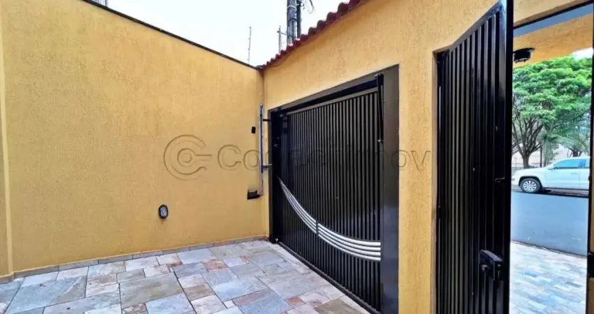 Casa padrão de 262m² com 04 quartos sendo 02 suítes disponível para venda - Jardim Califórnia.