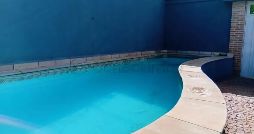 Casa de 265m² com 03 quartos disponível para venda e locação - jardim califórnia.