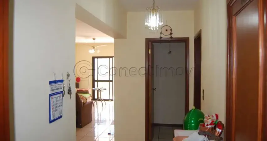 Apartamento de 107m² com 02 quartos à venda Rua Mariana Junqueira / Bairro Centro