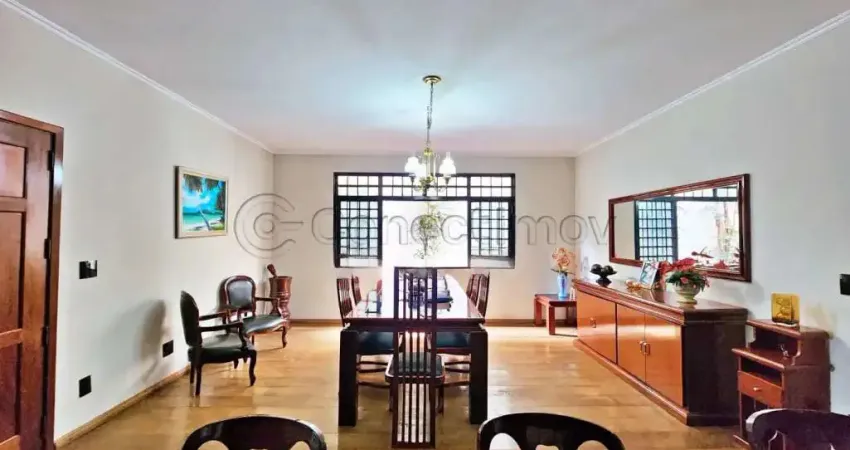 Casa de 320m² com 03 quartos sendo 01 suíte disponível para venda e locação - ribeirânia