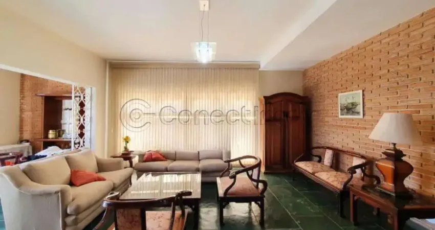 Casa padrão de 354m² disponível para venda - Ribeirânia.