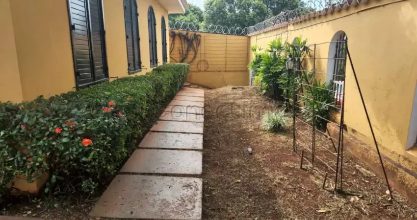 Casa sobrado de 585m² com 07 quartos sendo 05 suítes disponível para venda - Alto da Boa Vista.