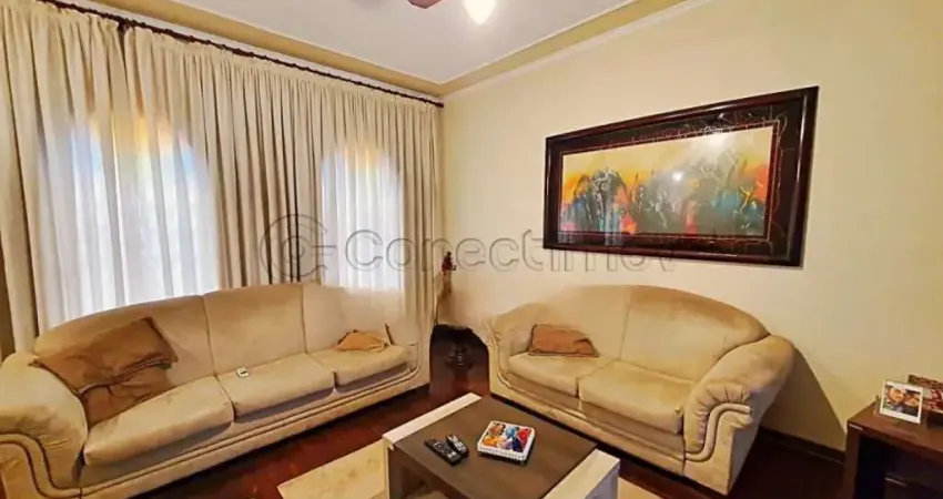 Casa padrão de 300m² com 04 quartos sendo 02 suítes disponível para venda - jardim américa.