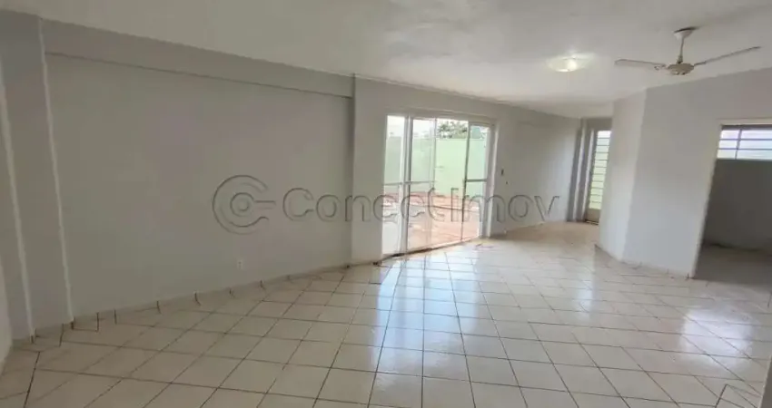 Casa de 264m² com 04 quartos sendo 01 suíte disponível para venda e locação - Alto da Boa Vista