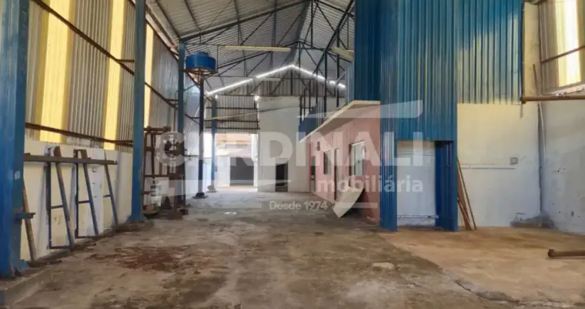 Galpão de 600m² com 03 banheiros disponível para locação - ipiranga