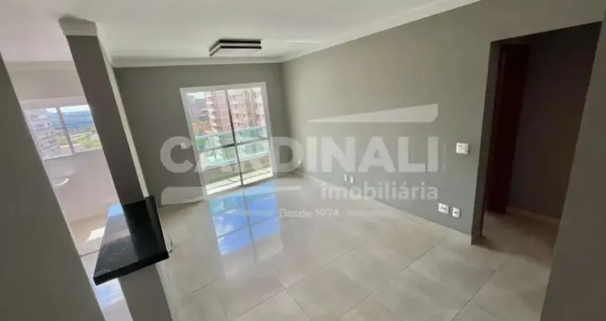 Apartamento de 75m² com 02 quartos sendo 01 suíte disponível para