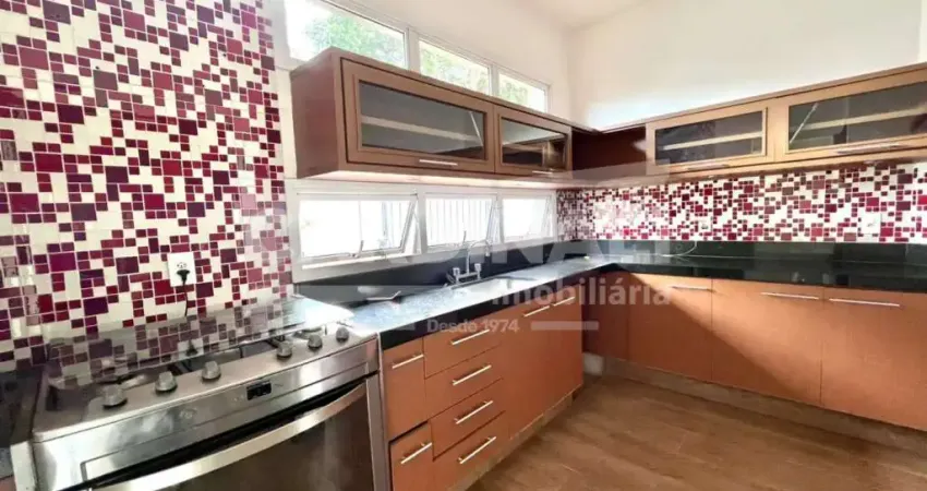 Casa padrão de 235m² com 04 quartos sendo 04 suítes disponível para locação e venda - Alto da Boa Vista