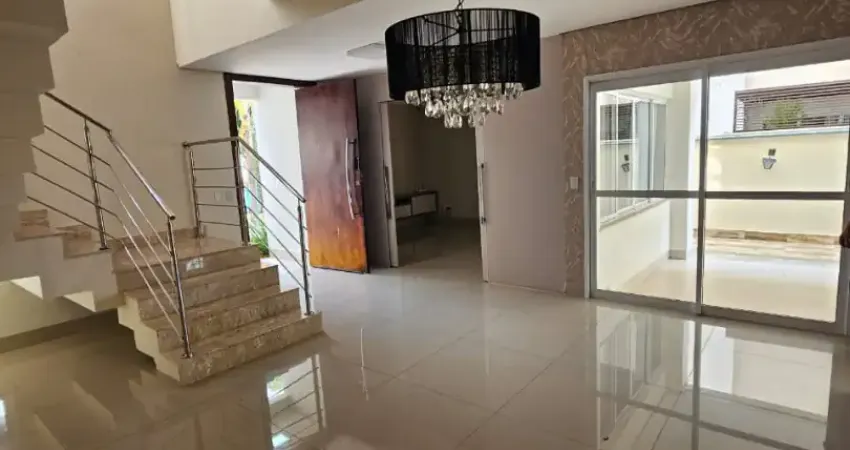 Casa com 03 suites no condominio belvedere para locacao com planejados e piscina